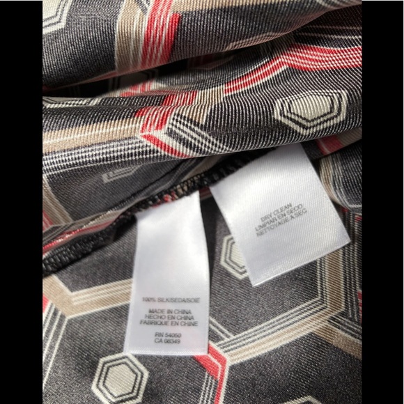 Jones New York Collection Petite blouse - Picture 6 of 6